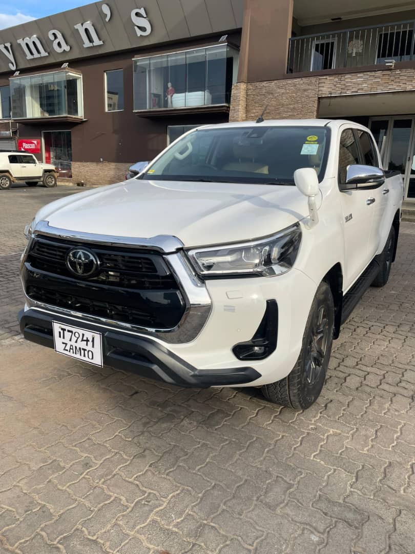 2020 TOYOTA HILUX White